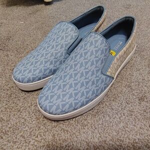 Michael Kors Womens Shoes. Worn Twice. Great Condition. Size 9